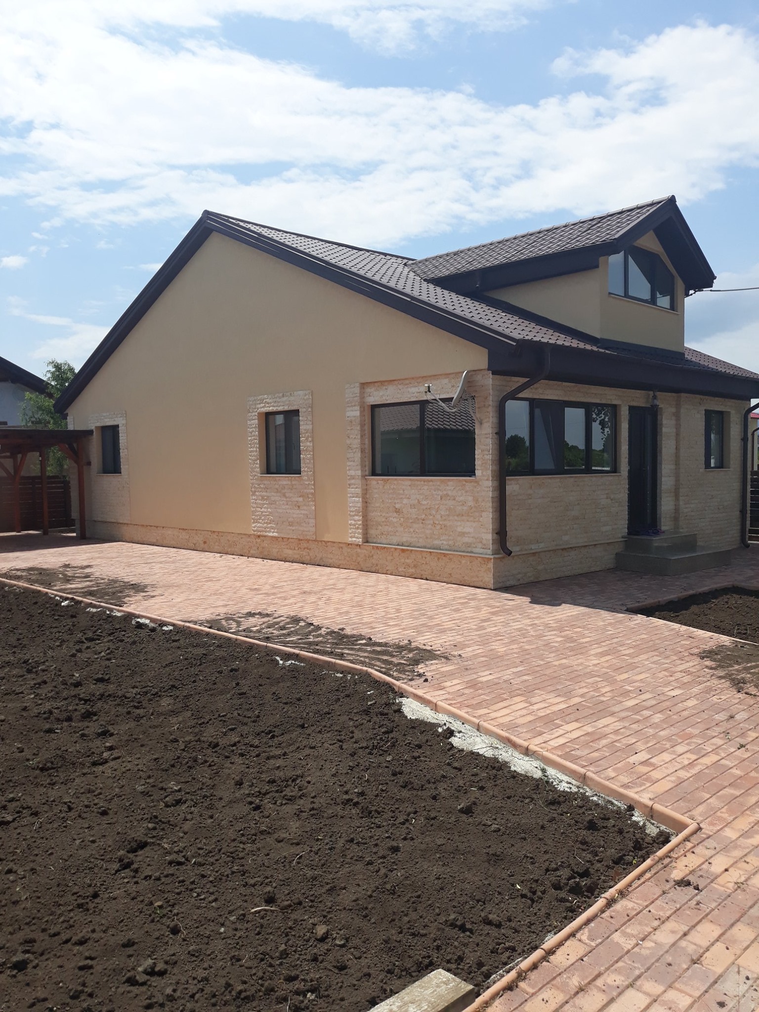 Casa canadiana finisata Testiuc Construct Focsani